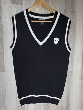 Hot Topic Embroidered Skull Knit Sweater Vest Sleeveless Preppy Grunge Emo Small